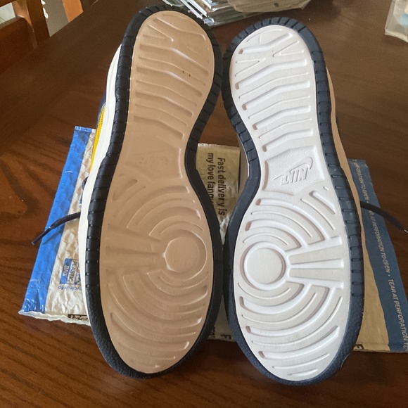 Nike Dunks (Men’s) - Picture 9 of 11